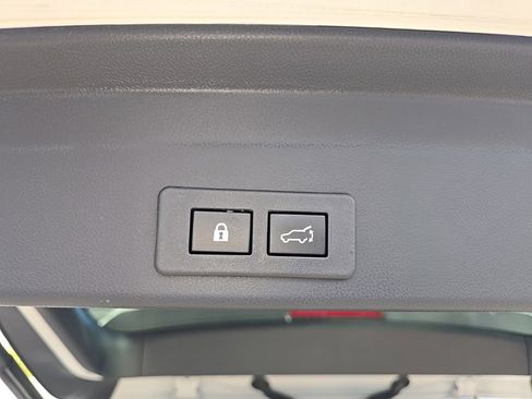 Certified 2025 Subaru Ascent Limited image 32