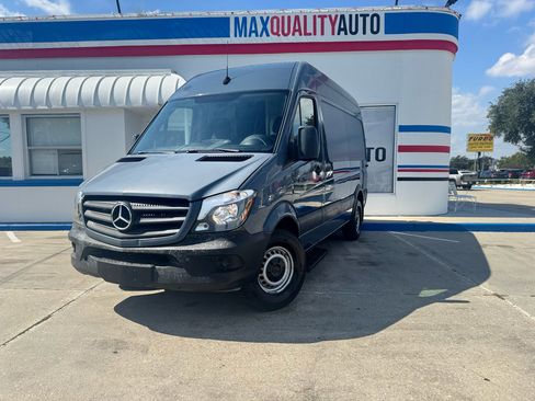 Used 2018 Mercedes-Benz Sprinter 2500 image 2