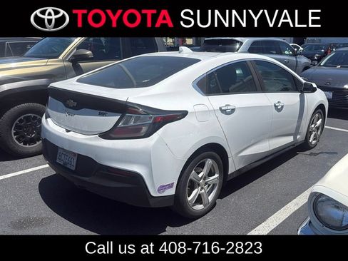 Used 2018 Chevrolet Volt LT FWD image 2