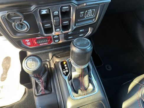 Used 2022 Jeep Wrangler Unlimited Rubicon w/ Xtreme Recon 35" Tire Package image 28