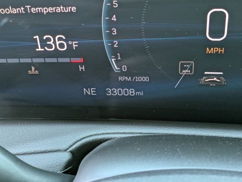 Used 2025 Cadillac XT4 Premium Luxury image 28