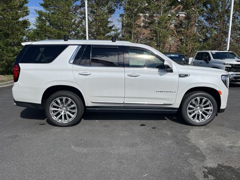 Used 2024 GMC Yukon Denali w/ Advanced Technology Package AWD/4WD image 11