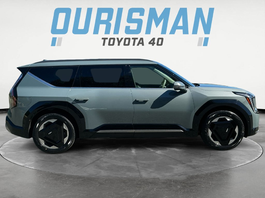 Used 2024 Kia EV9 Land w/ Towing Package AWD/4WD image 8