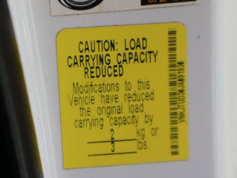 Used 2018 Toyota Yaris LE w/ Carpet Mat Package FWD image 43