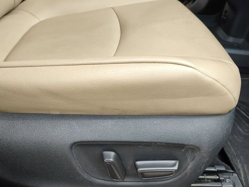 Used 2021 Toyota Sienna XLE image 5