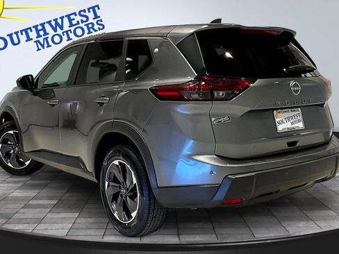 Used 2025 Nissan Rogue SV FWD image 5
