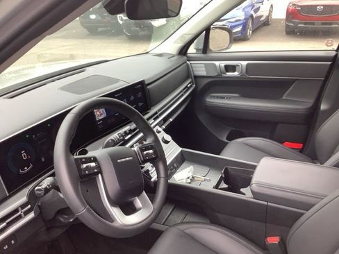 Used 2026 Hyundai Santa Fe SEL AWD/4WD image 2