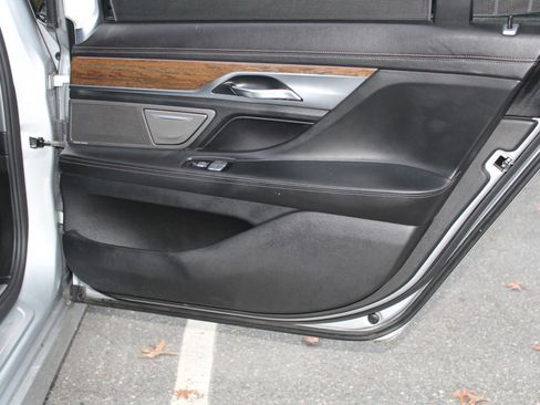 Used 2016 BMW 750i xDrive image 15