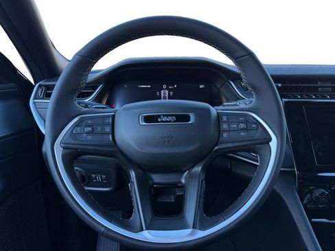 New 2025 Jeep Grand Cherokee Laredo X w/ Luxury Tech Group I image 12