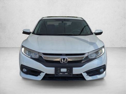 Used 2017 Honda Civic EX-T image 2