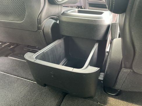 Used 2025 Chrysler Pacifica Select FWD image 38