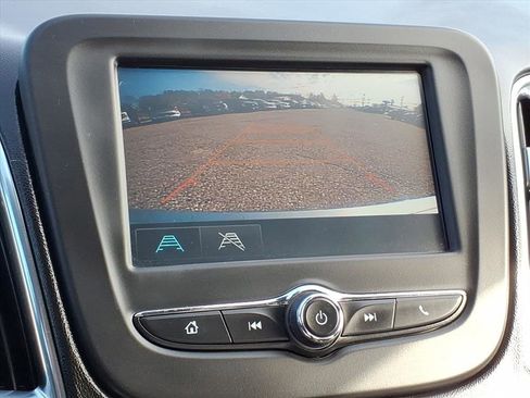 Used 2018 Chevrolet Malibu LT image 19