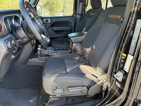 Used 2023 Jeep Gladiator Mojave image 9