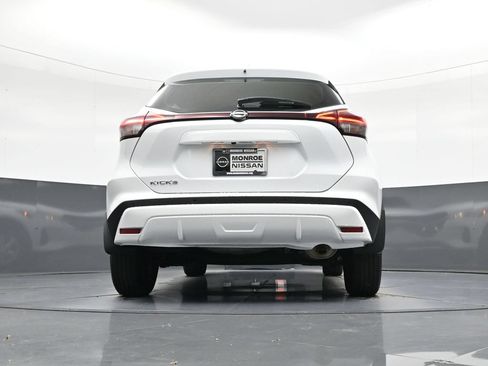 Certified 2025 Nissan Kicks Play S FWD image 24