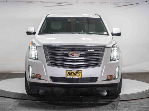 Used 2018 Cadillac Escalade ESV Platinum AWD/4WD image 6
