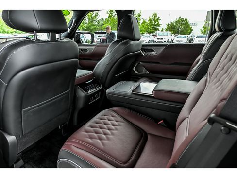 Used 2025 INFINITI QX80 Autograph AWD/4WD image 17