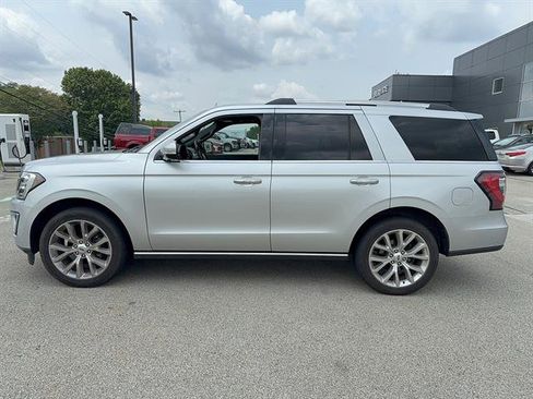 Used 2018 Ford Expedition Limited w/ Equipment Group 302A AWD/4WD image 2