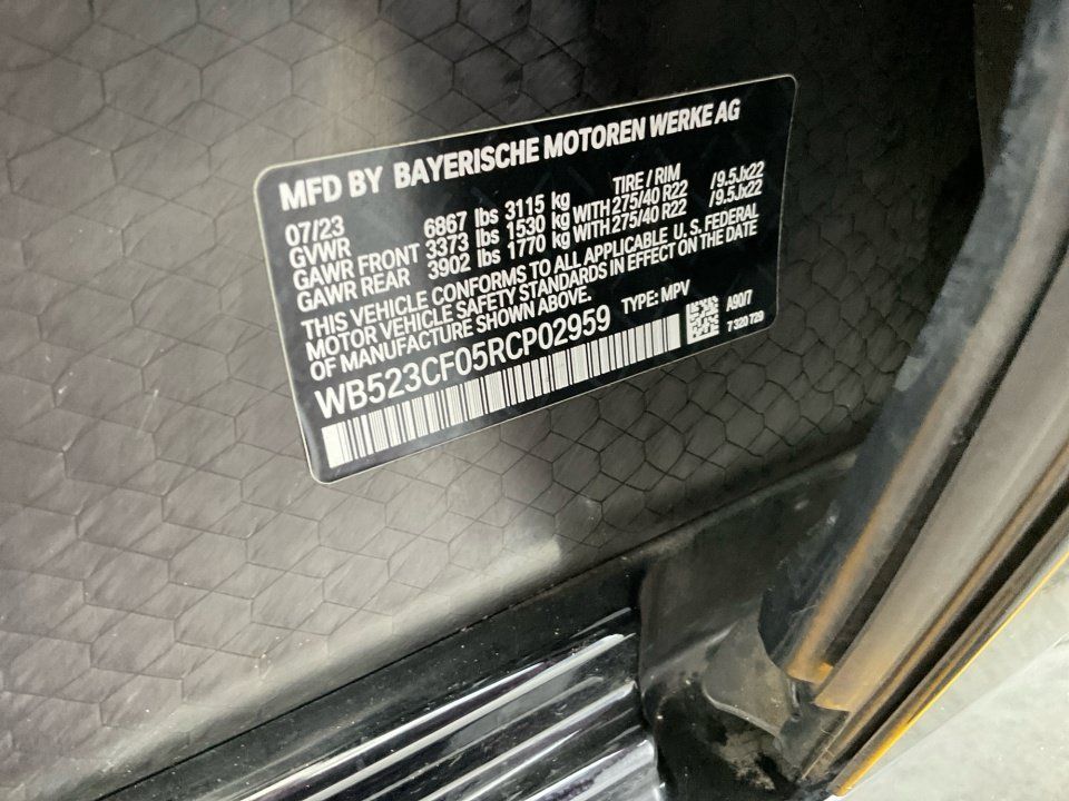 Used 2024 BMW iX xDrive50 w/ Premium Package AWD/4WD image 35
