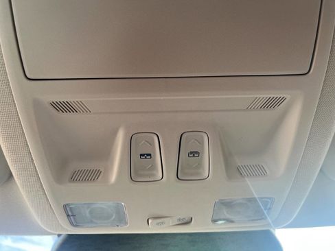 Used 2020 Ford Escape Titanium image 27