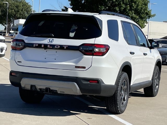 New 2026 Honda Pilot TrailSport image 4