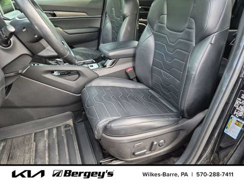 Certified 2022 Kia Telluride SX w/ SX Prestige Package AWD/4WD image 12