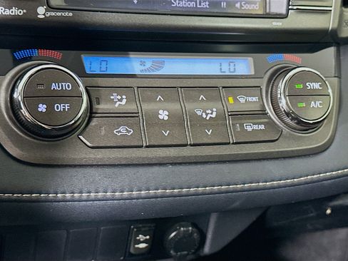 Used 2015 Toyota RAV4 XLE FWD image 23