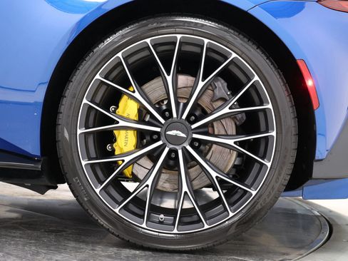 Used 2023 Aston Martin V8 Vantage Roadster RWD image 97