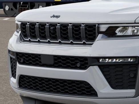 New 2026 Jeep Grand Cherokee L Limited AWD/4WD image 11