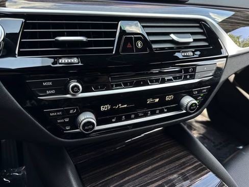 Used 2019 BMW 530e w/ Convenience Package RWD image 23