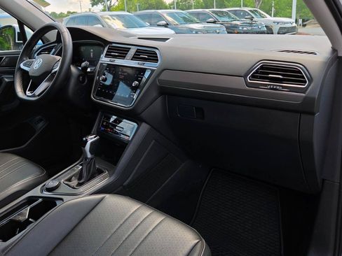 Certified 2024 Volkswagen Tiguan SE AWD/4WD image 51