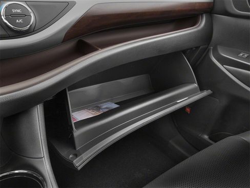 Used 2016 Toyota Highlander Limited image 10