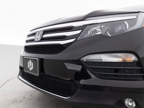 Used 2018 Honda Pilot Elite image 15