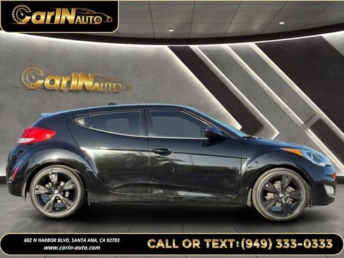 Used 2016 Hyundai Veloster w/ Option Group 02 FWD image 4