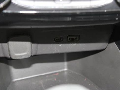 Used 2025 Chevrolet Trax LT image 23