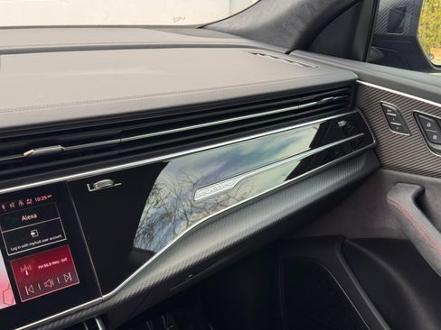 Used 2025 Audi RS Q8 performance image 41