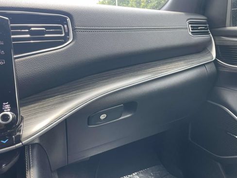 Used 2024 Jeep Wagoneer L Series II w/ Flexible Seating Group AWD/4WD image 29