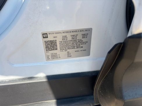 Used 2024 GMC Terrain SLT image 31