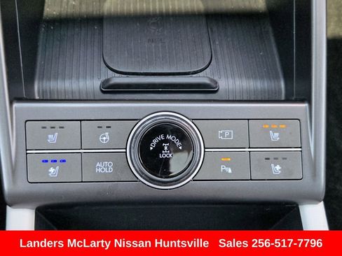 Used 2025 Hyundai Kona Limited image 23