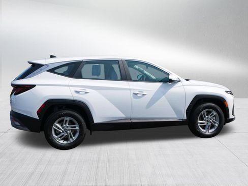 Certified 2025 Hyundai Tucson SE image 8