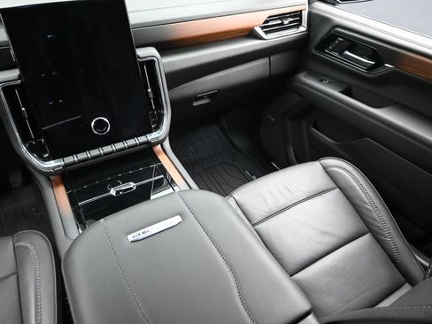 Used 2025 GMC Yukon Denali w/ LPO, Floor Liner Package image 13