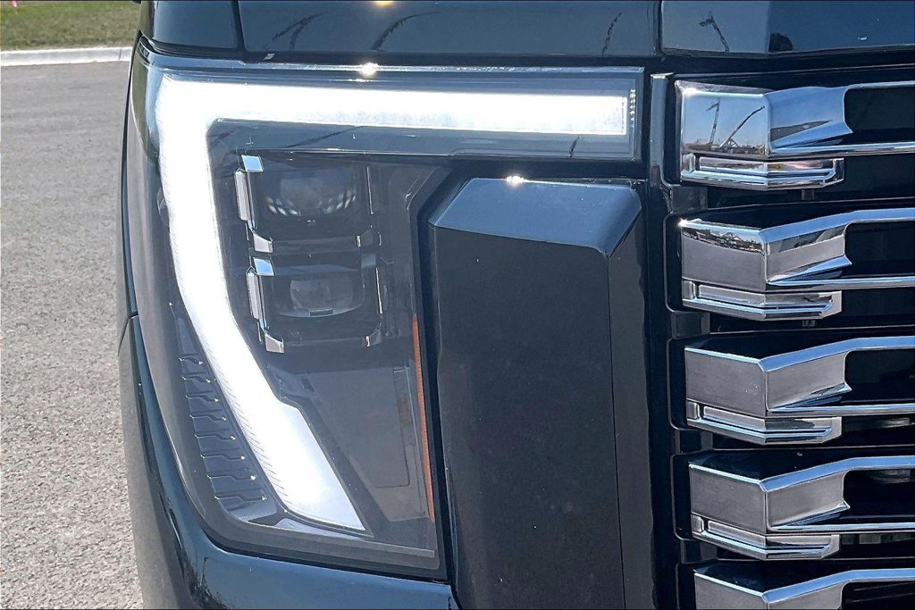 Used 2025 GMC Sierra 3500 Denali Ultimate AWD/4WD image 30