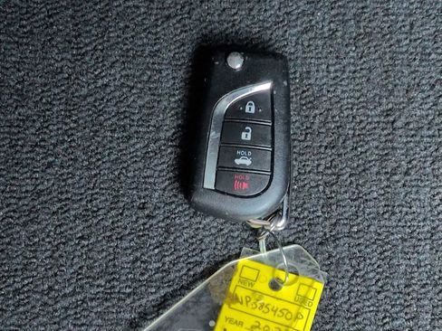 Used 2022 Toyota Corolla LE image 30