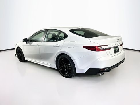 Used 2025 Toyota Camry SE FWD image 5