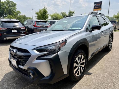 Used 2025 Subaru Outback Premium AWD/4WD image 6