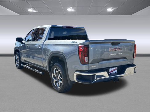 Used 2024 GMC Sierra 1500 SLE image 5
