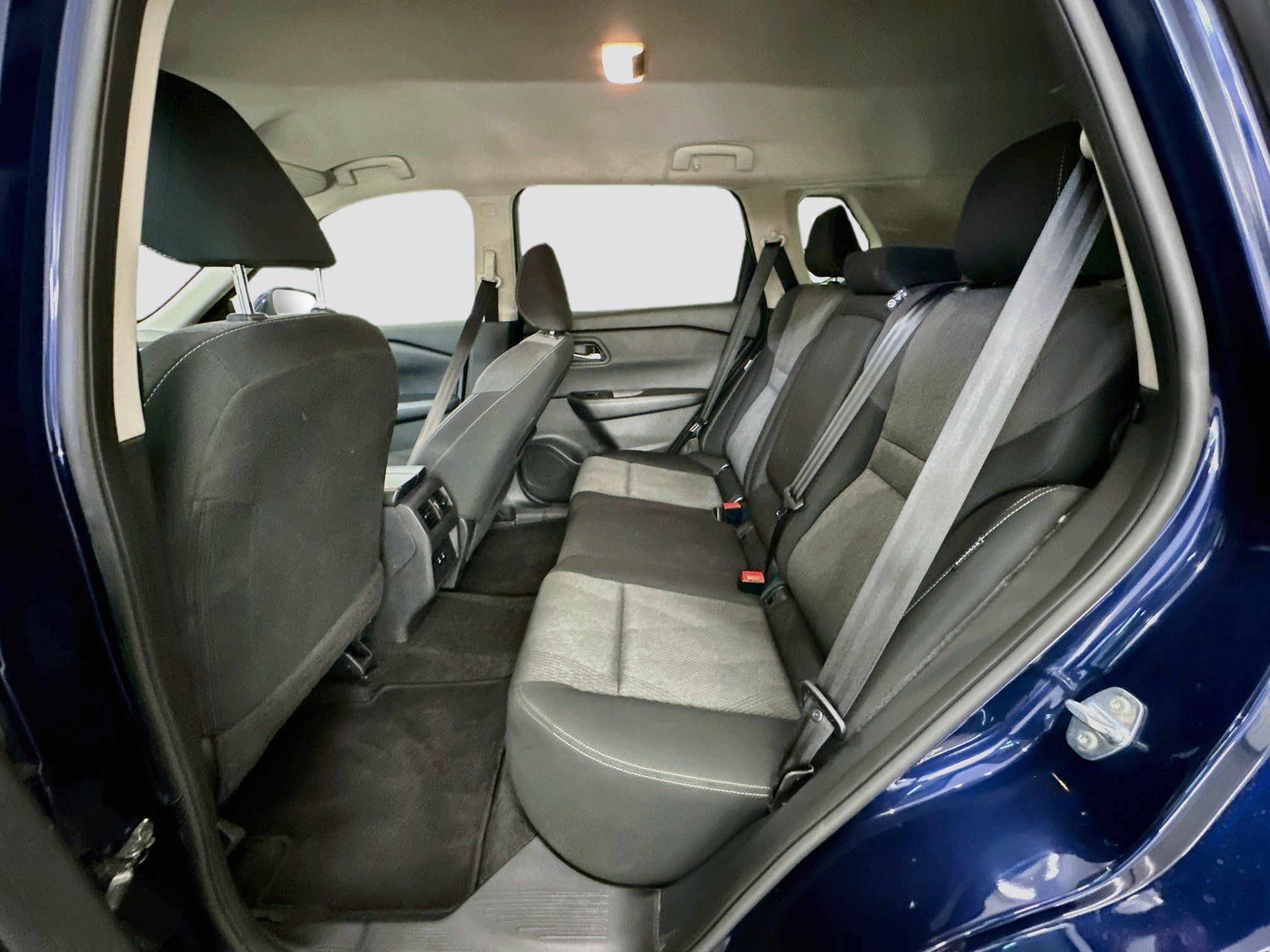 Used 2025 Nissan Rogue SV AWD/4WD image 28