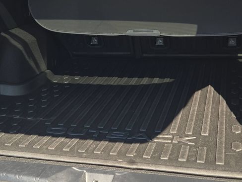 Certified 2025 Subaru Outback Premium AWD/4WD image 9
