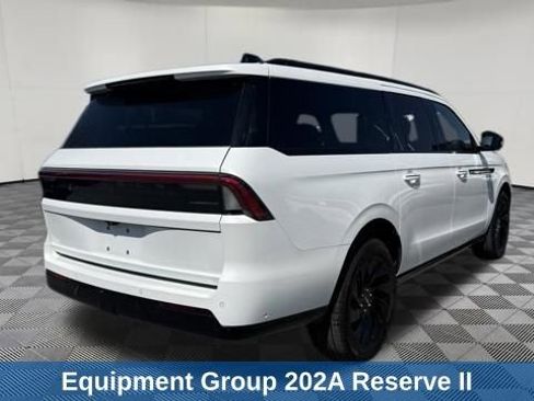 Used 2025 Lincoln Navigator L Reserve w/ Jet Appearance Package AWD/4WD image 5