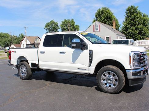 Used 2025 Ford F350 Lariat w/ Lariat Ultimate Package AWD/4WD image 3