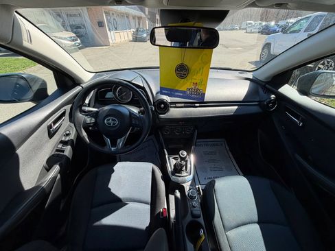 Used 2016 Scion iA FWD image 18